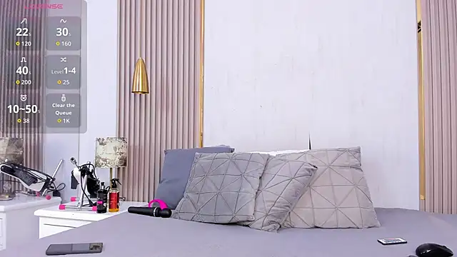 Skylar Smith  online show from October 20, 12:30 pm