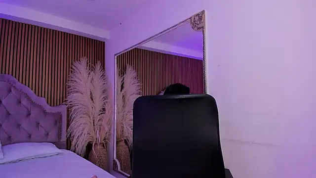 Starbutterflyy  online show from February 3, 4:54 am