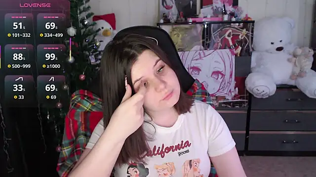 AmyVibess online show from December 17, 8:13 pm