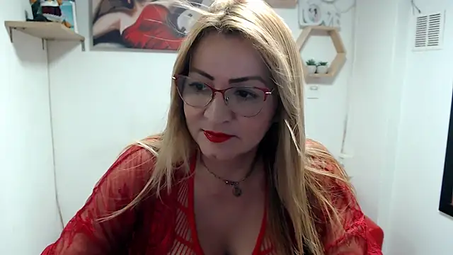 DIVAX MONSERRAT online show from April 7, 9:39 pm