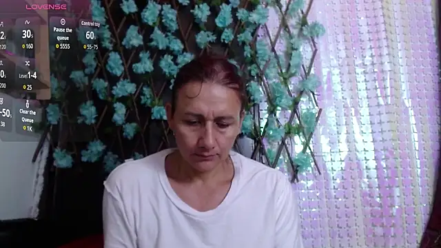 darling hott online show from October 6, 9:37 am