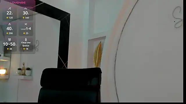 Vicky Hottman online show from April 12, 2:20 pm