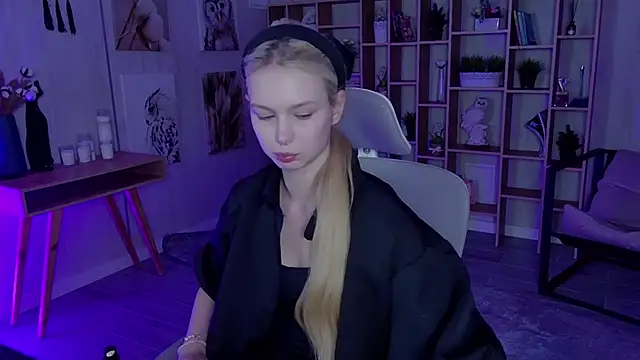 AvaDaviis online show from September 19, 10:47 am