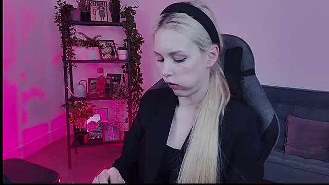 AvaDaviis online show from September 22, 10:46 am