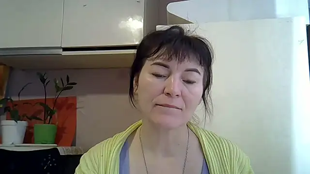 Krystal 82 online show from February 12, 8:27 am