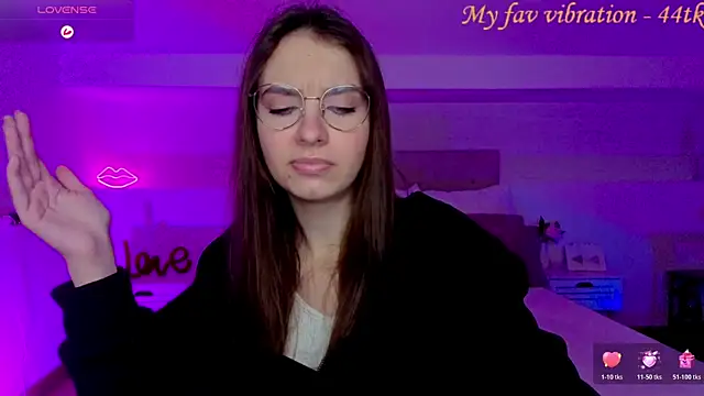 Real cutie1 online show from November 4, 9:09 pm