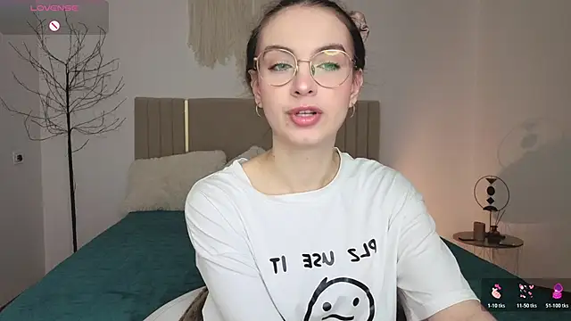 Real cutie1 online show from March 30, 12:38 pm