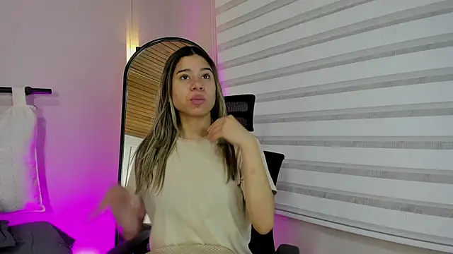 Rachell criss online show from September 11, 4:13 am