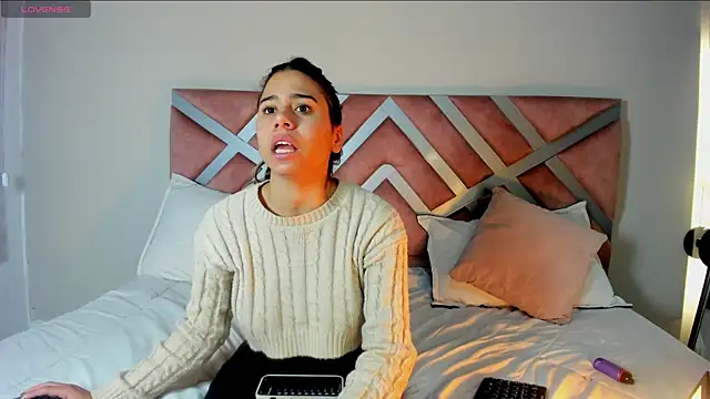 Rachell criss online show from October 18, 4:48 am