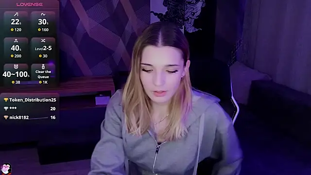 Sandy Belle online show from November 1, 2:05 am