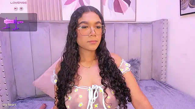 Seshat Hitt online show from April 9, 3:20 am