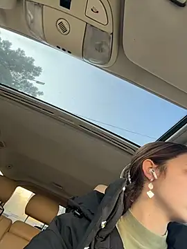 DollyTall online show from November 18, 9:32 am