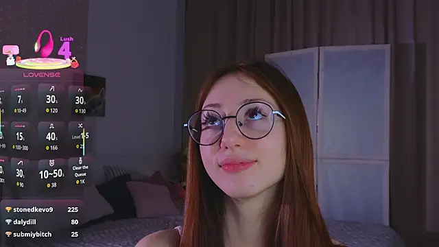 AvrilLeMell online show from October 11, 10:45 pm