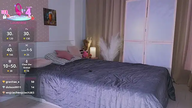 AvrilLeMell online show from October 4, 10:25 pm