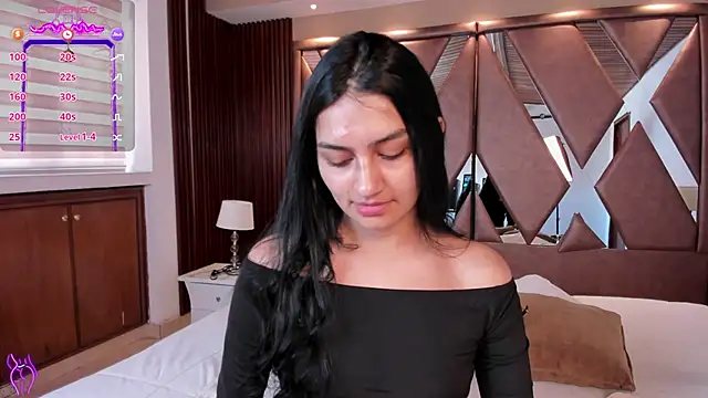 AidaJones online show from April 3, 2:04 pm