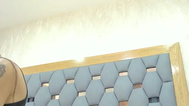 crystal sm online show from December 21, 3:22 am