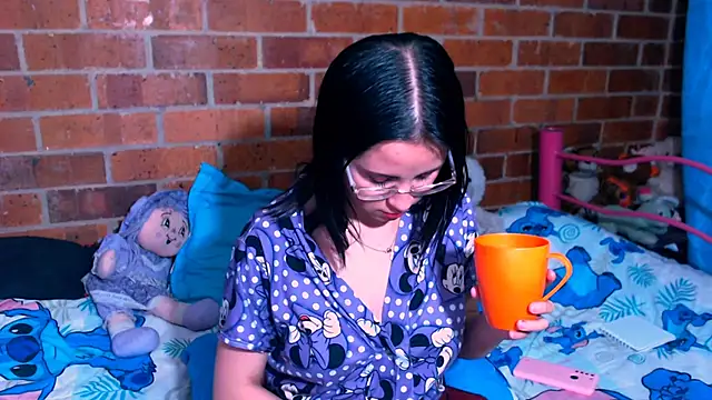 danaiisabella online show from November 14, 7:30 am