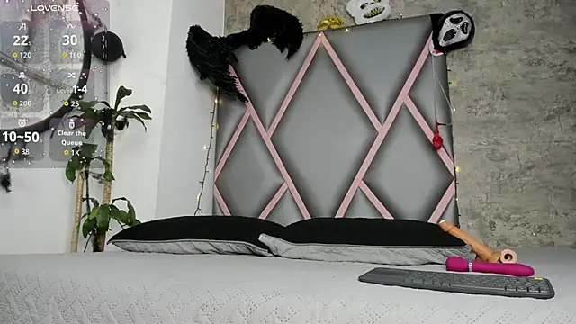 Euphoria 07 online show from November 1, 9:30 pm