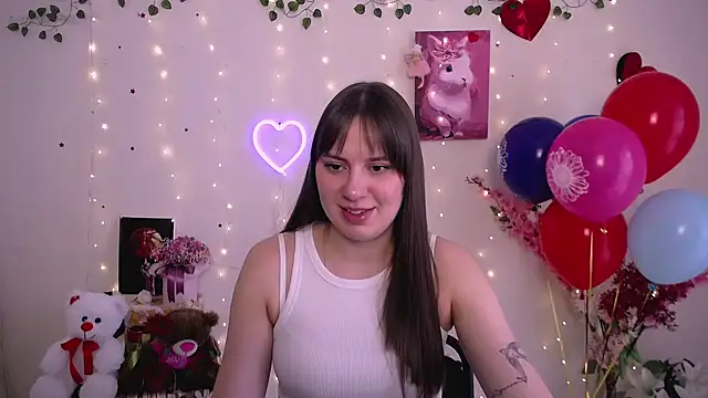 Amanda Bright  online show from March 25, 11:35 am