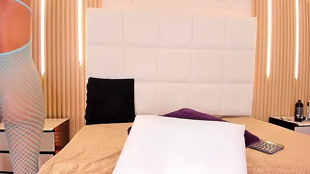 Elody rousse online show from February 15, 12:48 pm