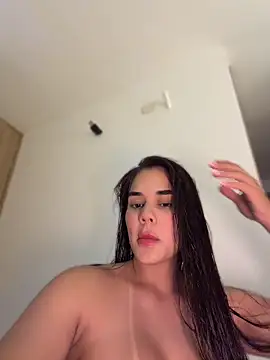 BellaLeclair online show from June 15, 5:29 am