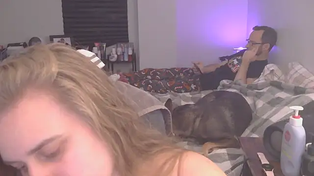 Sexyblonde12344 online show from December 16, 12:38 am