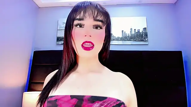 Valeria Rouss online show from October 16, 1:25 pm