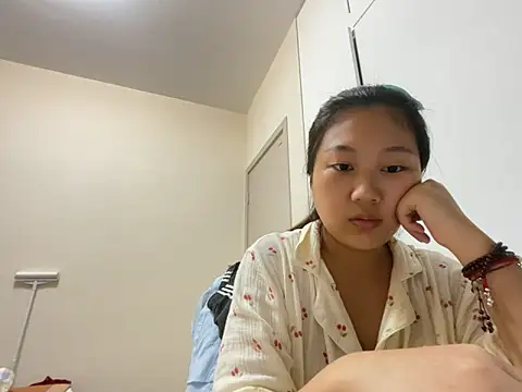 xena0501 online show from September 27, 12:23 pm