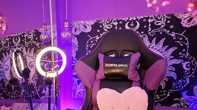 Gaia Gatex online show from April 9, 1:05 pm