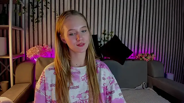 Casey Sweeet online show from May 31, 1:00 am