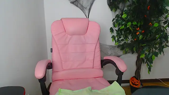 Erika bestboobs online show from October 31, 9:19 pm