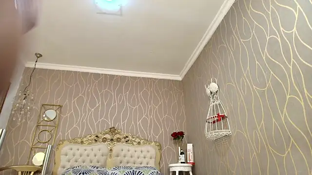 katybrownss online show from October 15, 9:06 pm