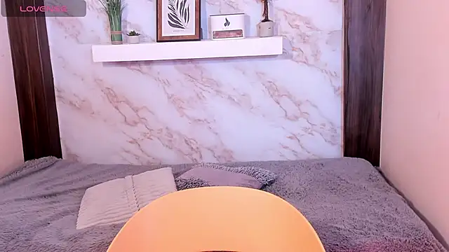 Dakotaferreti online show from November 11, 8:39 pm