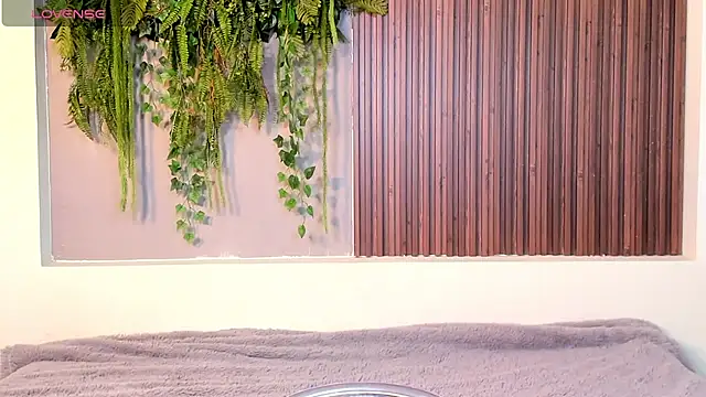 Dakotaferreti online show from October 13, 9:50 pm