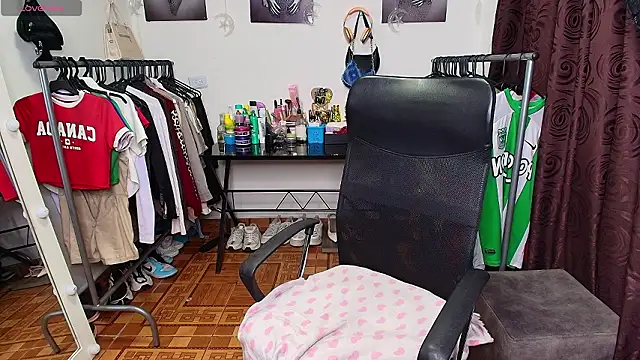 sharlottxl online show from February 11, 9:22 am