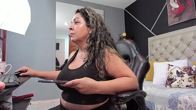 kris milff online show from October 7, 6:45 pm