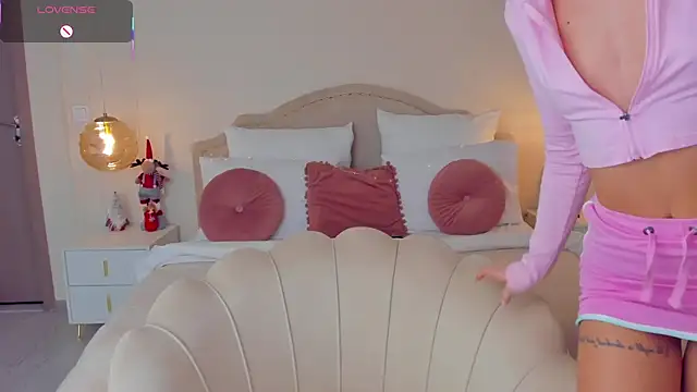 MilaMour online show from December 20, 8:13 pm