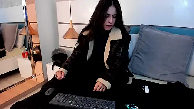 Ashkoreh online show from April 17, 3:25 pm