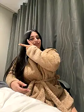 LilMisIndianx online show from September 12, 7:18 am