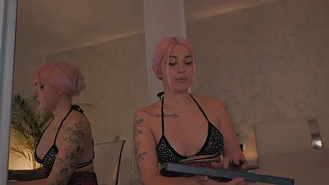 daisyblushh online show from January 11, 4:56 pm