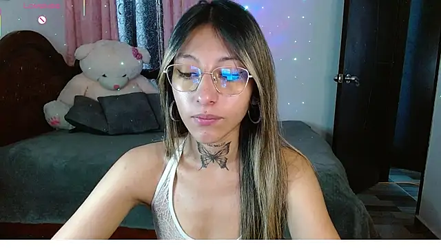 Hoolly Jones online show from January 12, 5:51 pm