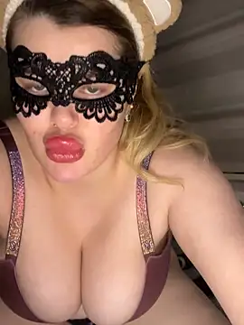 aydabella7777 online show from April 27, 10:18 pm