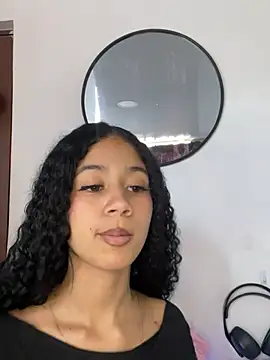 jadee8 online show from April 18, 7:07 pm