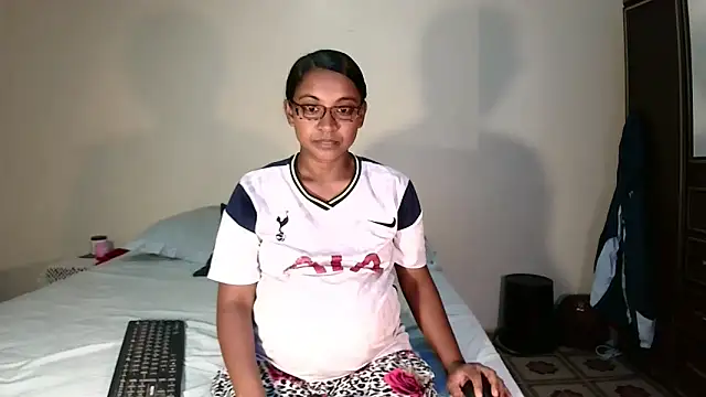 indiansweetflava online show from April 5, 12:15 pm