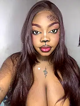 MiiaaCollinss online show from October 28, 3:07 pm