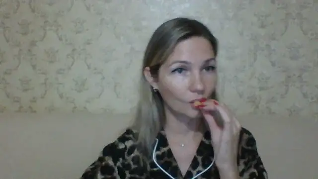 sweetriki online show from October 31, 5:28 pm