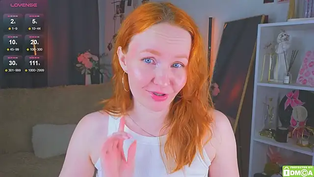 JoyceJones online show from December 4, 9:26 pm