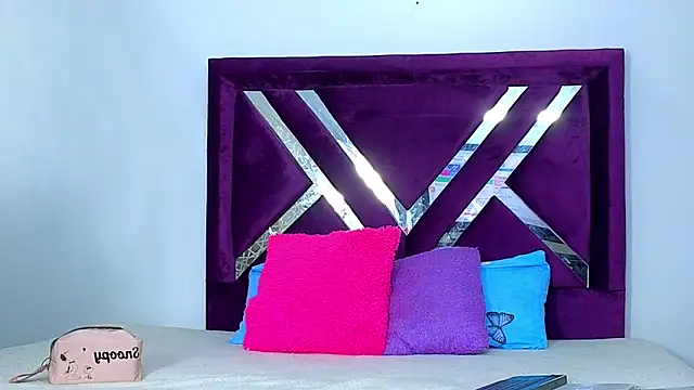 cuteeimy online show from November 29, 7:40 pm