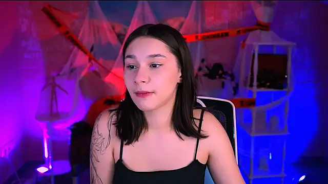 KimClarks  online show from October 30, 1:01 pm