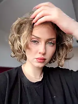 KellyKeler online show from March 27, 10:05 am